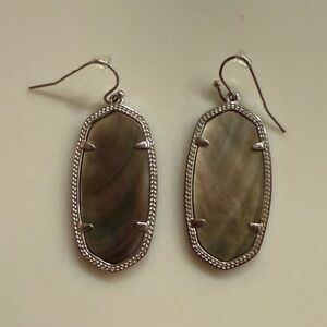 Kendra Scott Elle Black Mother of Pearl Earrings